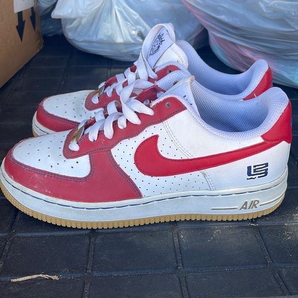 Nike Air Force 1 GS 'LeBron' - Picture 1 of 3